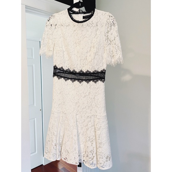 ANGELEYE White Lace Dress - Picture 4 of 6